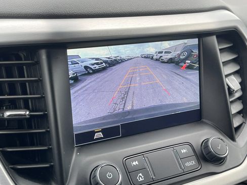 Used 2023 GMC Acadia SLT image 23