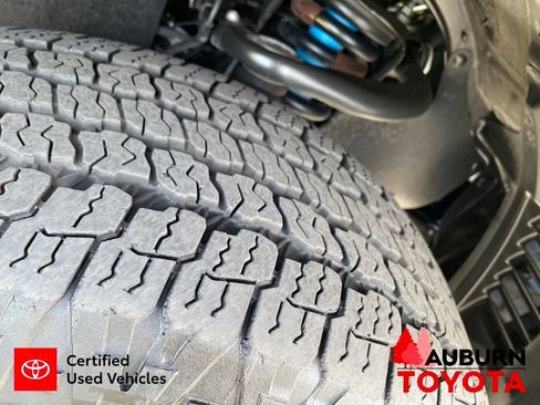 Certified 2022 Toyota Tacoma TRD Off-Road AWD/4WD image 12