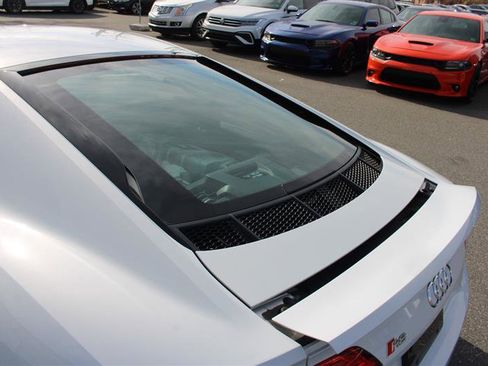 Used 2018 Audi R8 V10 w/ Carbon Exterior Package image 26