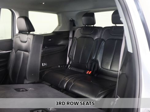Used 2023 Jeep Grand Cherokee L Limited AWD/4WD image 9