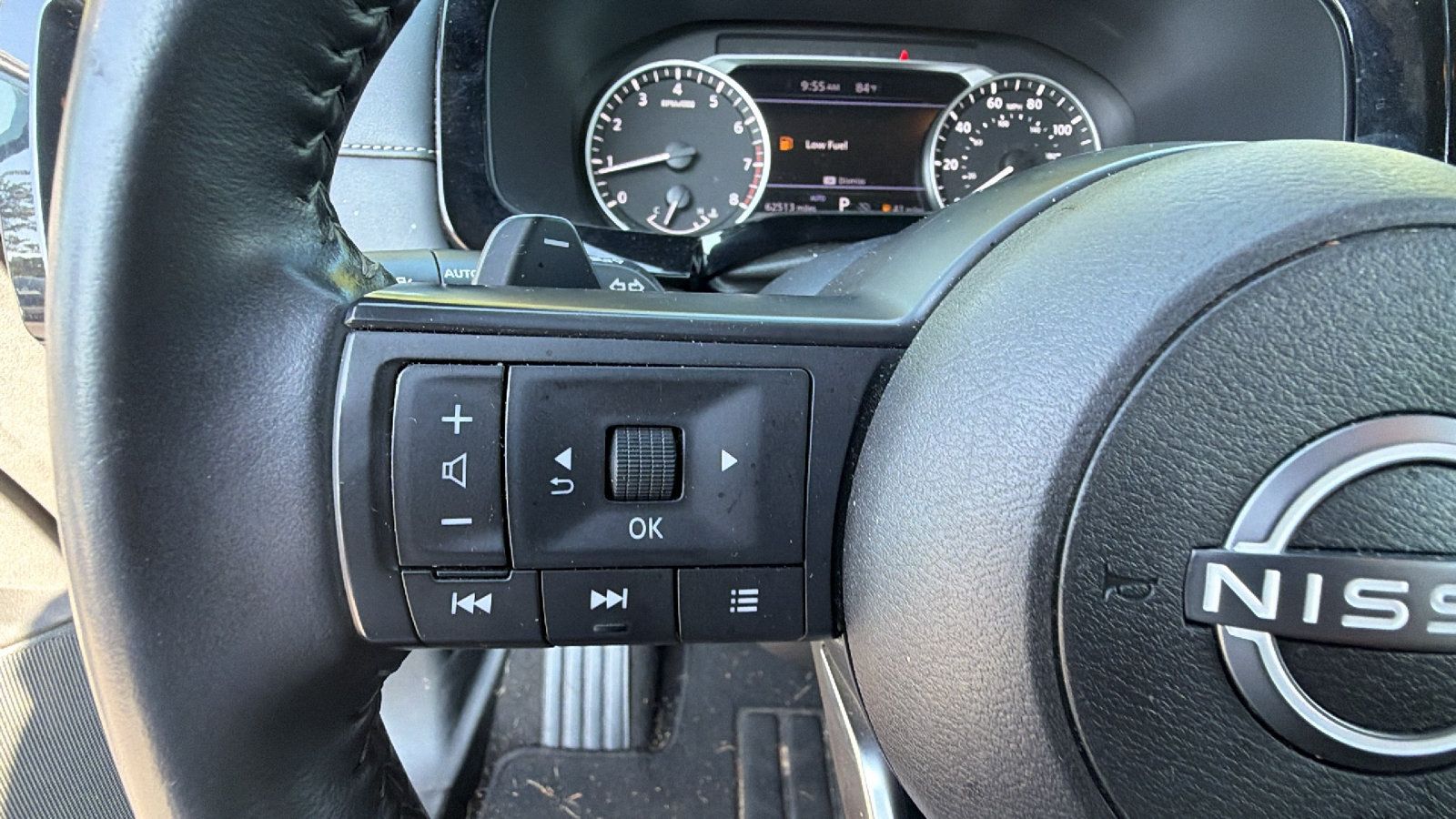 Used 2024 Nissan Pathfinder SV AWD/4WD image 29