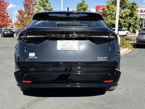 Used 2024 Nissan Ariya AWD image 7