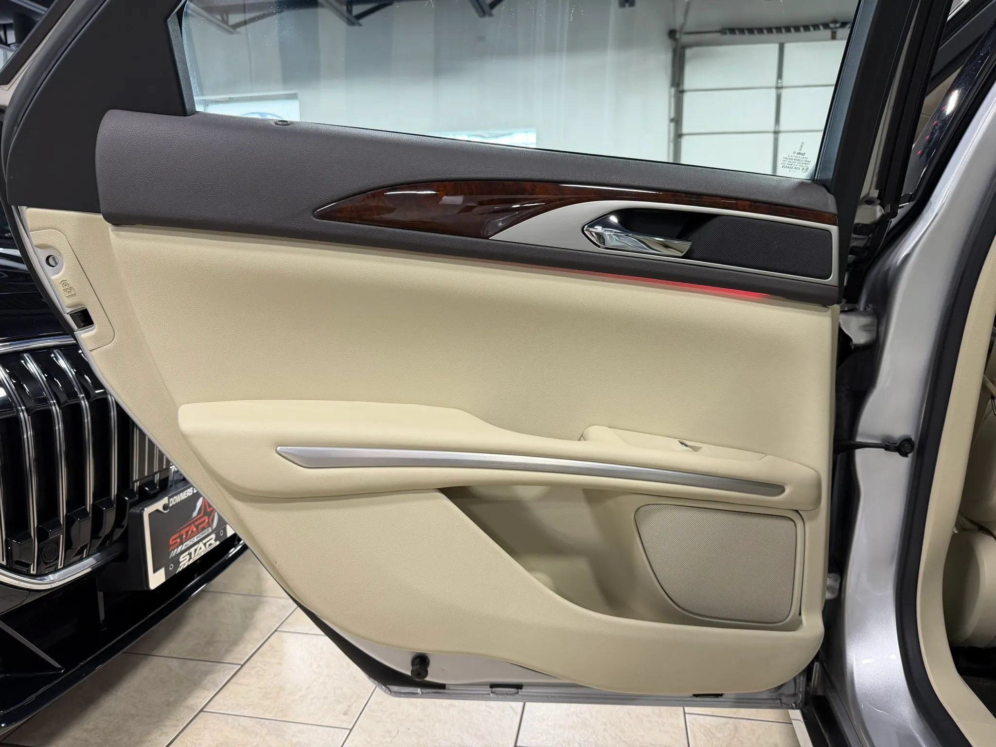 Used 2013 Lincoln MKZ FWD image 33