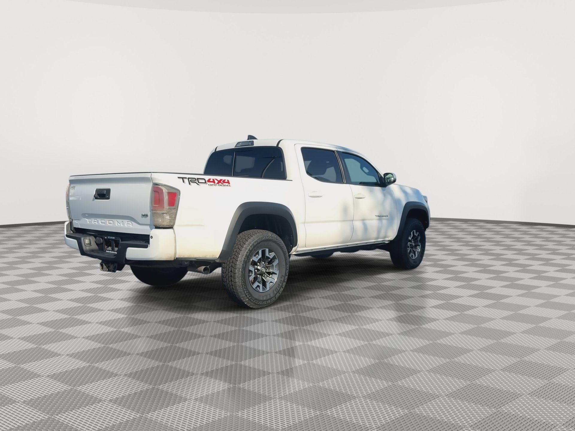 Used 2021 Toyota Tacoma TRD Off-Road w/ Technology Package AWD/4WD image 8