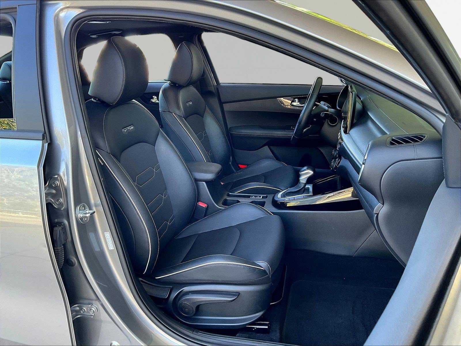 Used 2024 Kia Forte GT-Line w/ GT-Line Premium Package FWD image 27