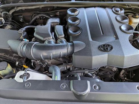 Used 2016 Toyota 4Runner Limited image 24