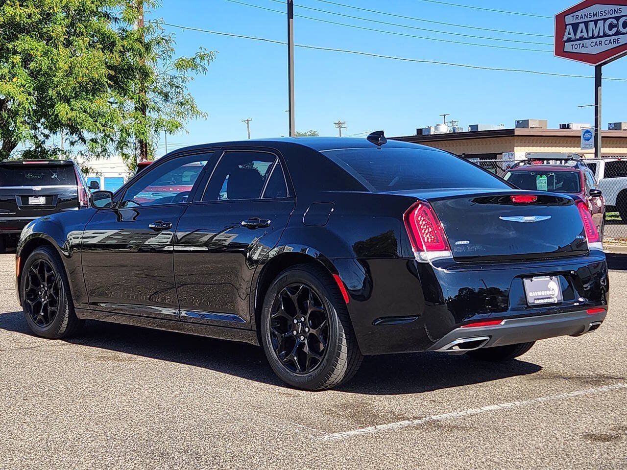 Used 2017 Chrysler 300 S AWD/4WD image 8