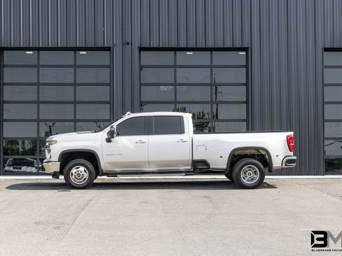Used 2021 Chevrolet Silverado 3500 LTZ w/ LTZ Convenience Package AWD/4WD image 1