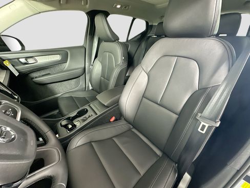 New 2026 Volvo XC40 B5 Core image 21