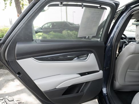 Used 2017 Cadillac XTS Premium Luxury image 38