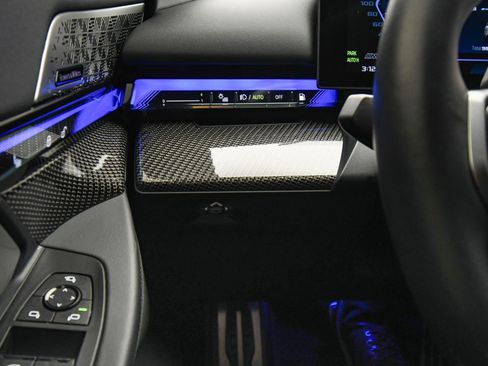 Used 2025 BMW M5 w/ Carbon Package image 36