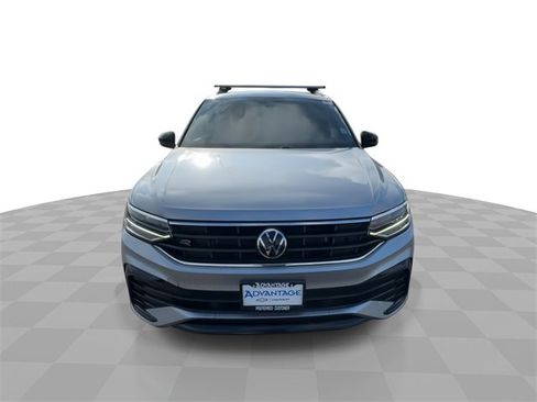 Used 2022 Volkswagen Tiguan SE R-Line image 3