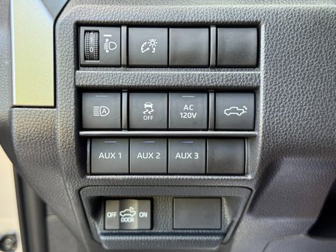 Used 2024 Toyota Tacoma TRD Off-Road w/ TRD Off Road Premium Package AWD/4WD image 18