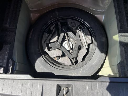 Used 2011 Subaru Outback 3.6R Limited w/ PWR Moonroof Pkg AWD/4WD image 30