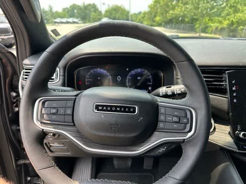 Used 2024 Jeep Wagoneer Series II AWD/4WD image 9