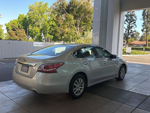 Used 2015 Nissan Altima 2.5 S w/ Power Driver Seat Package FWD image 5