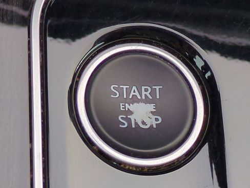 Used 2020 Jaguar XE S image 29