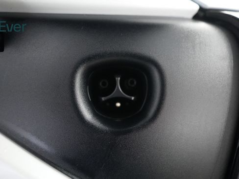 Used 2026 Tesla Model Y Long Range RWD image 10