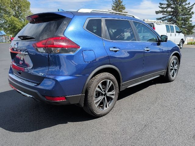 Used 2020 Nissan Rogue SV w/ Premium Package FWD image 3