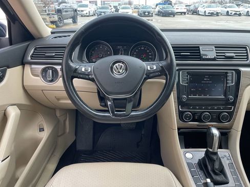 Used 2018 Volkswagen Passat 2.0T SE image 12