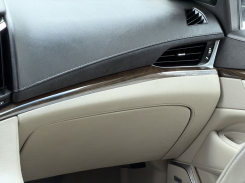 Used 2018 Cadillac Escalade ESV Premium Luxury image 19