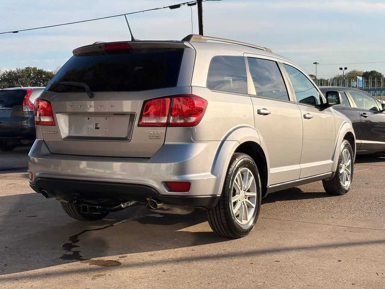 Used 2016 Dodge Journey SXT w/ Comfort/Convenience Group FWD image 3