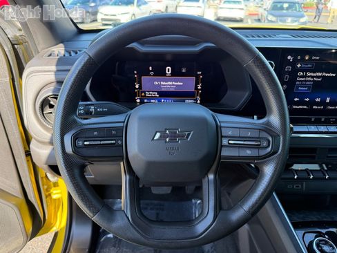 Used 2023 Chevrolet Colorado Trail Boss w/ Technology Package image 15