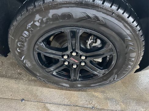 Used 2021 GMC Acadia AT4 w/ Trailering Package image 16