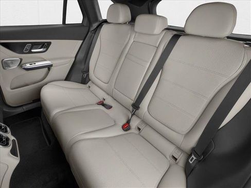 New 2026 Mercedes-Benz GLC 350e GLC 350e image 9