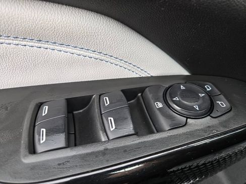Used 2025 Chevrolet Trax LT w/ LT Convenience Package FWD image 31