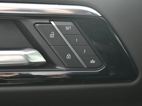 Used 2025 Chevrolet Tahoe LT w/ Comfort Package image 21