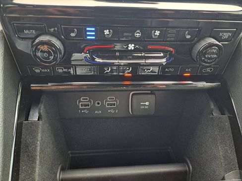 Used 2023 Jeep Grand Cherokee Overland AWD/4WD image 20