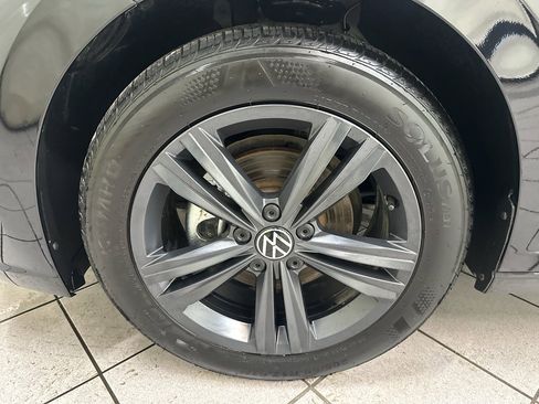 Used 2024 Volkswagen Jetta SE image 16