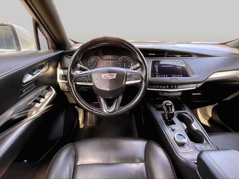 Used 2022 Cadillac XT4 Premium Luxury w/ Safety Alert Package AWD/4WD image 5