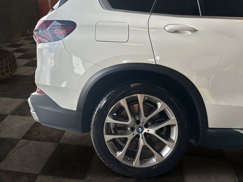 Used 2025 BMW X5 xDrive50e AWD/4WD image 12