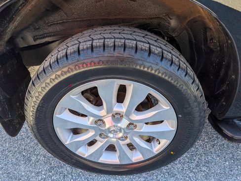 Used 2011 Toyota Sequoia Platinum image 6