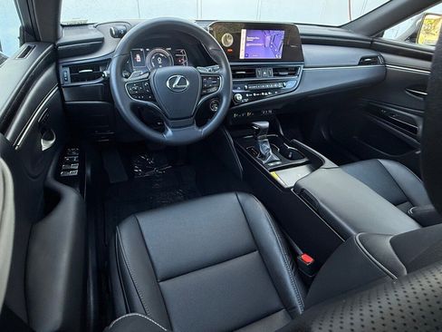 Certified 2025 Lexus ES 300h w/ Premium Package image 13