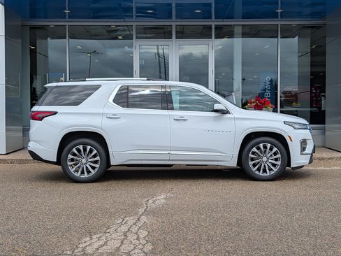 Certified 2023 Chevrolet Traverse Premier AWD/4WD image 2