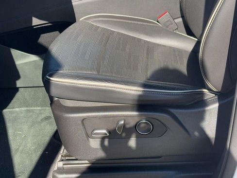 Used 2021 Cadillac Escalade Premium Luxury w/ Driver Assist Tech Package image 26