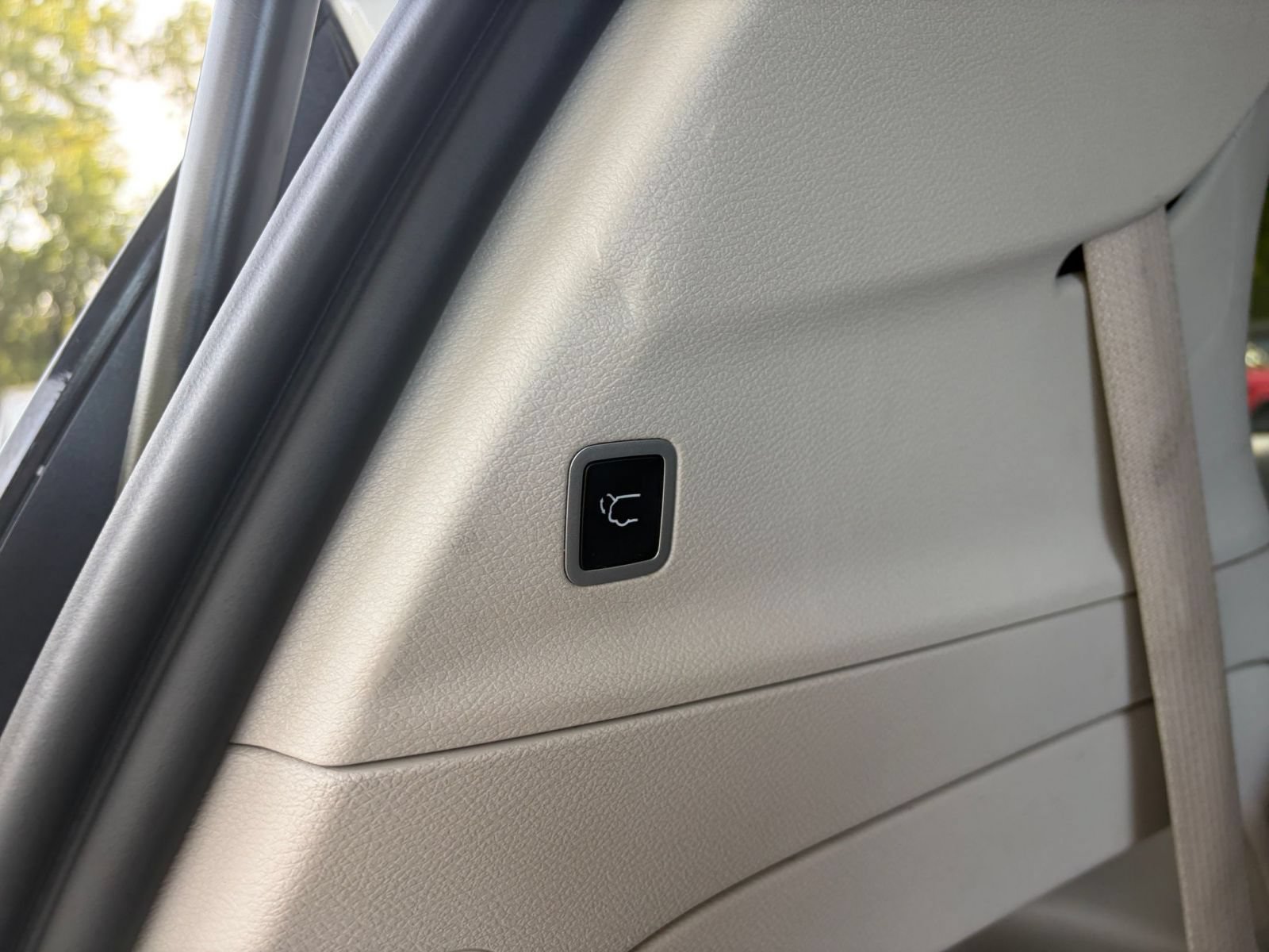 Used 2024 Chrysler Pacifica Touring-L FWD image 22
