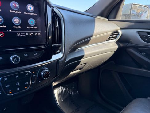 Used 2023 Chevrolet Traverse LT image 38