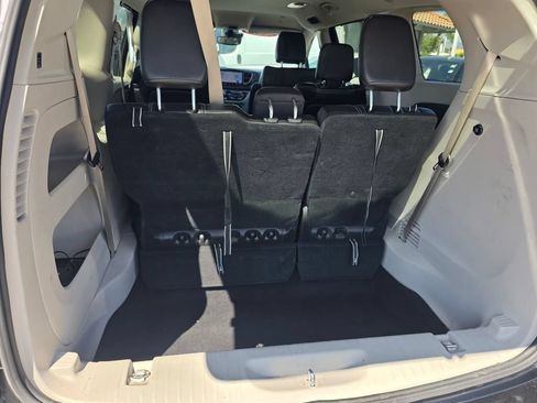 Certified 2024 Chrysler Pacifica Touring-L FWD image 20