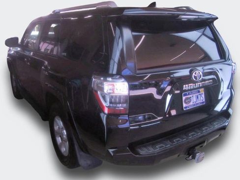 Used 2018 Toyota 4Runner SR5 Premium RWD image 4
