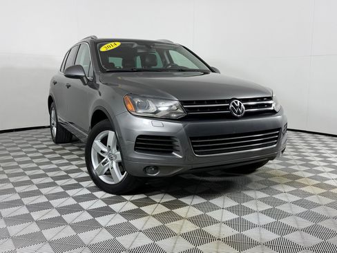 Used 2014 Volkswagen Touareg VR6 AWD/4WD image 2
