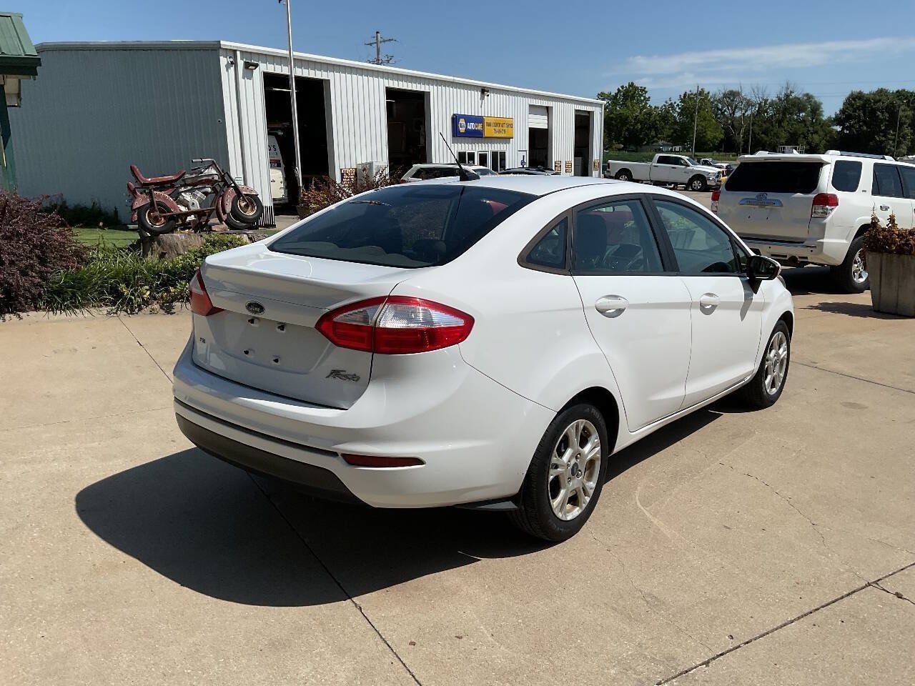 Used 2016 Ford Fiesta SE FWD image 5