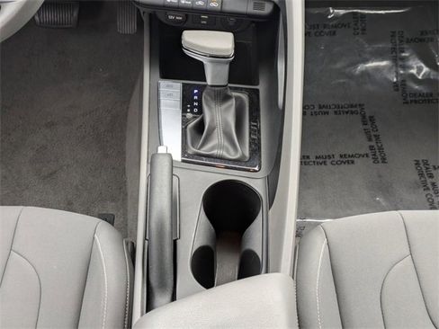 Used 2024 Hyundai Elantra SEL image 19