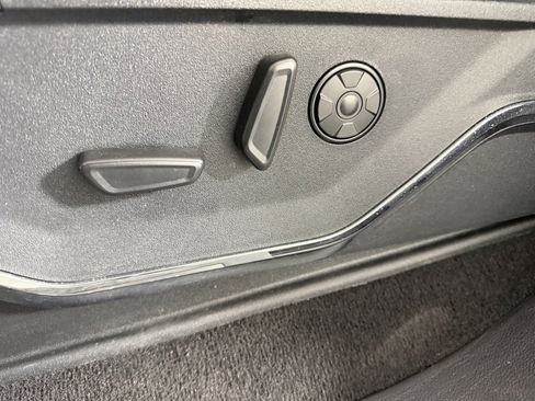 Used 2025 Ford F450 Platinum w/ FX4 Off-Road Package image 25