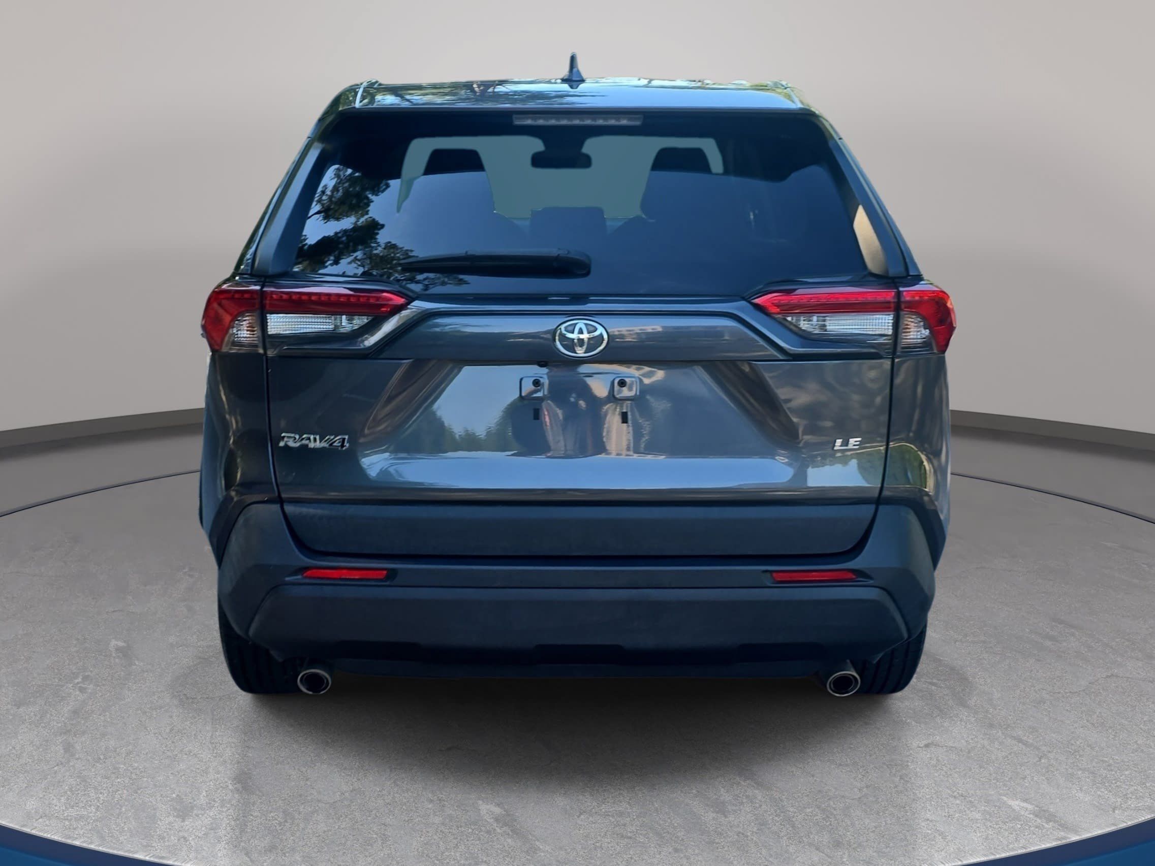 Used 2022 Toyota RAV4 LE FWD image 6