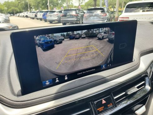 Used 2025 Acura MDX FWD image 30
