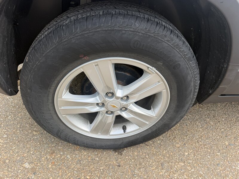 Used 2021 Chevrolet Trax LS w/ Tint and Cruise Package FWD image 25